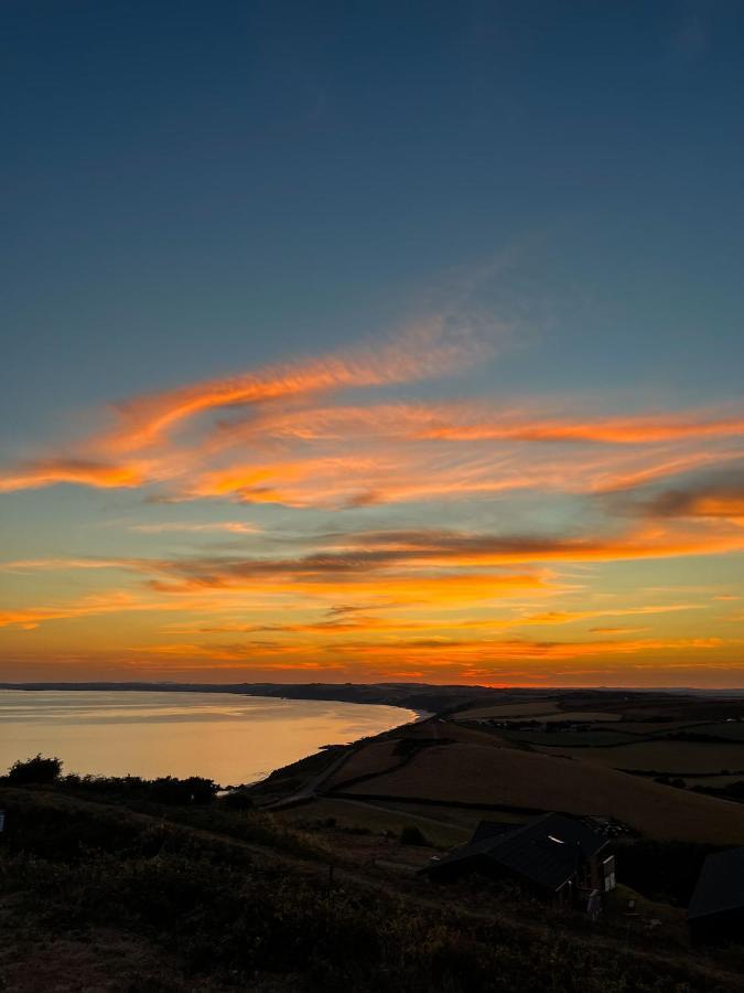 טורפוינט Sunset Sea View Chalet With Hot Tub מראה חיצוני תמונה