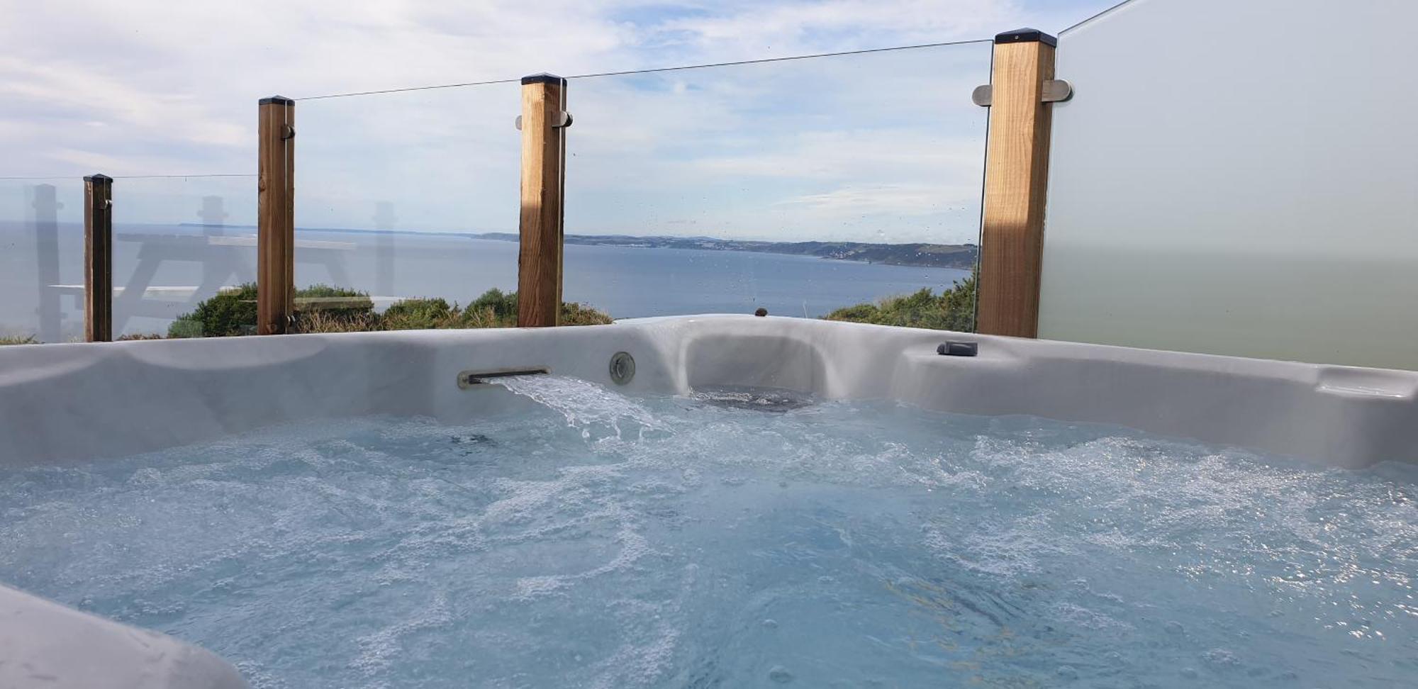 טורפוינט Sunset Sea View Chalet With Hot Tub מראה חיצוני תמונה